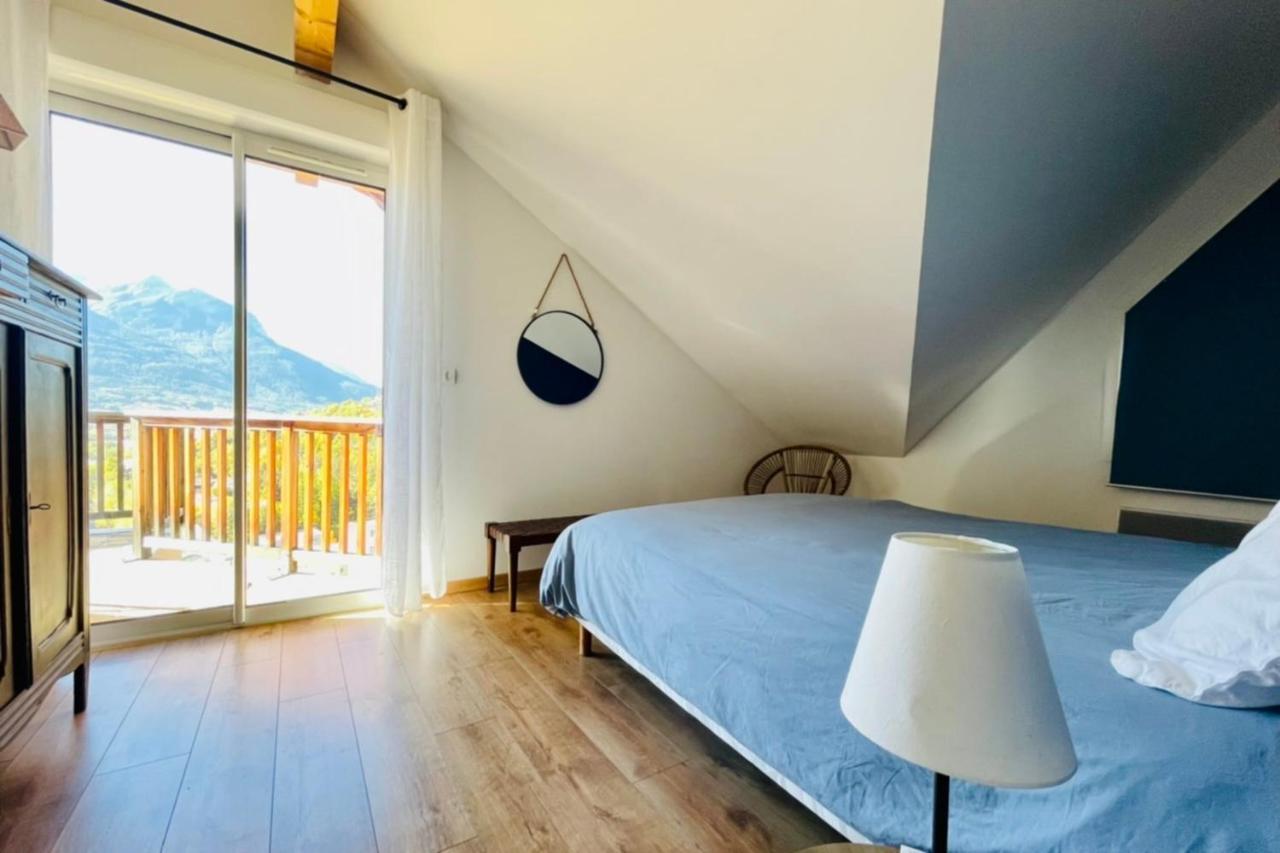 Large Chalet With Terrace And View In Briancon Appartement Buitenkant foto