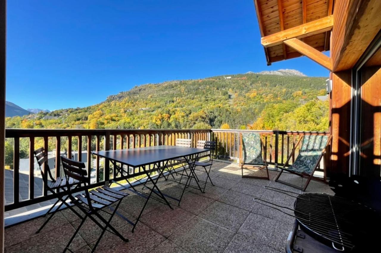 Large Chalet With Terrace And View In Briancon Appartement Buitenkant foto